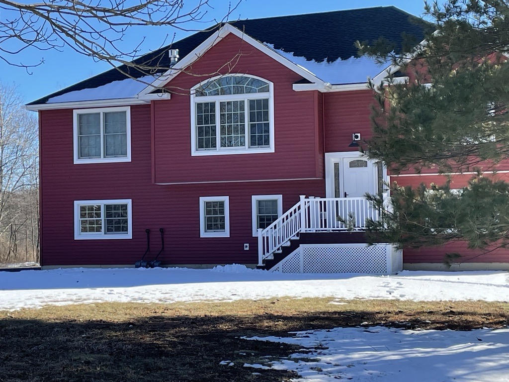 Discover Your Perfect Highland Escape: A Spacious 4BR, 3BA Home Awaits